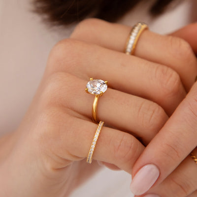 Oval Cut Solitaire Ring (Gold)