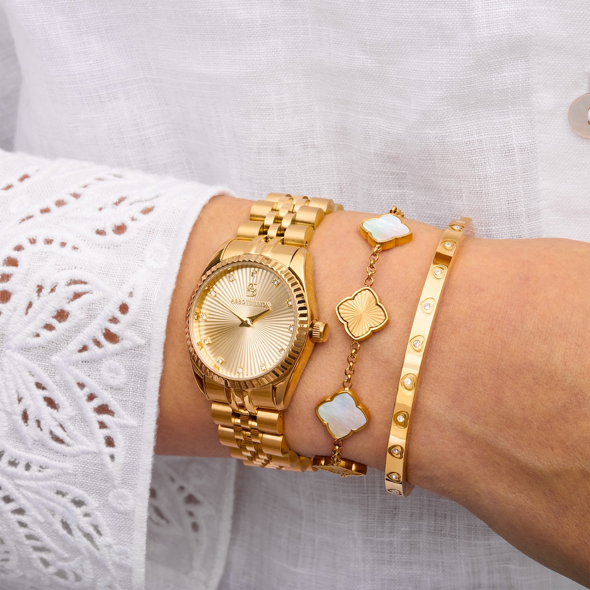 Pearl & Fluted Clover Bracelet (Gold)