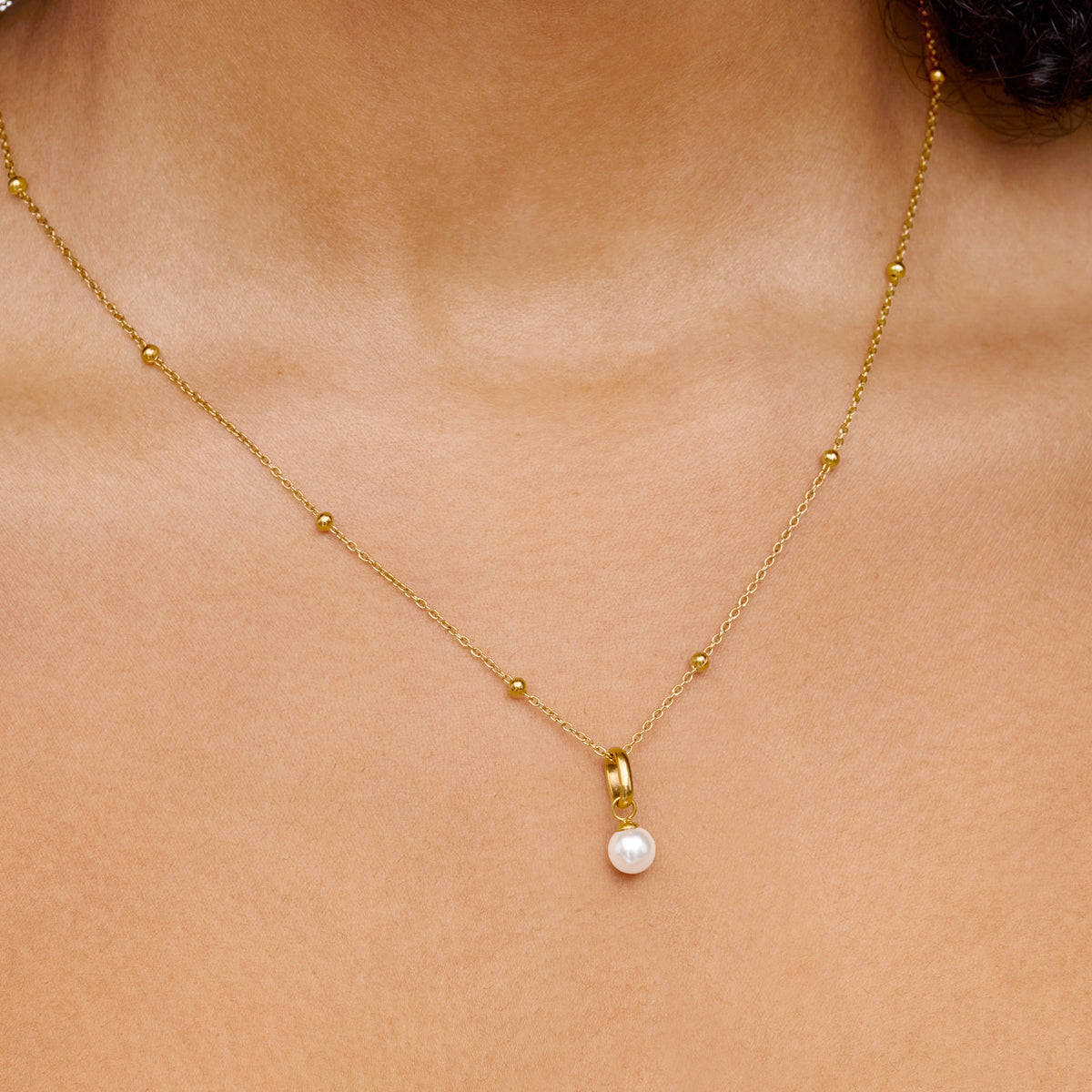 Mini Pearl Necklace Bridesmaids Gift Set (Gold)