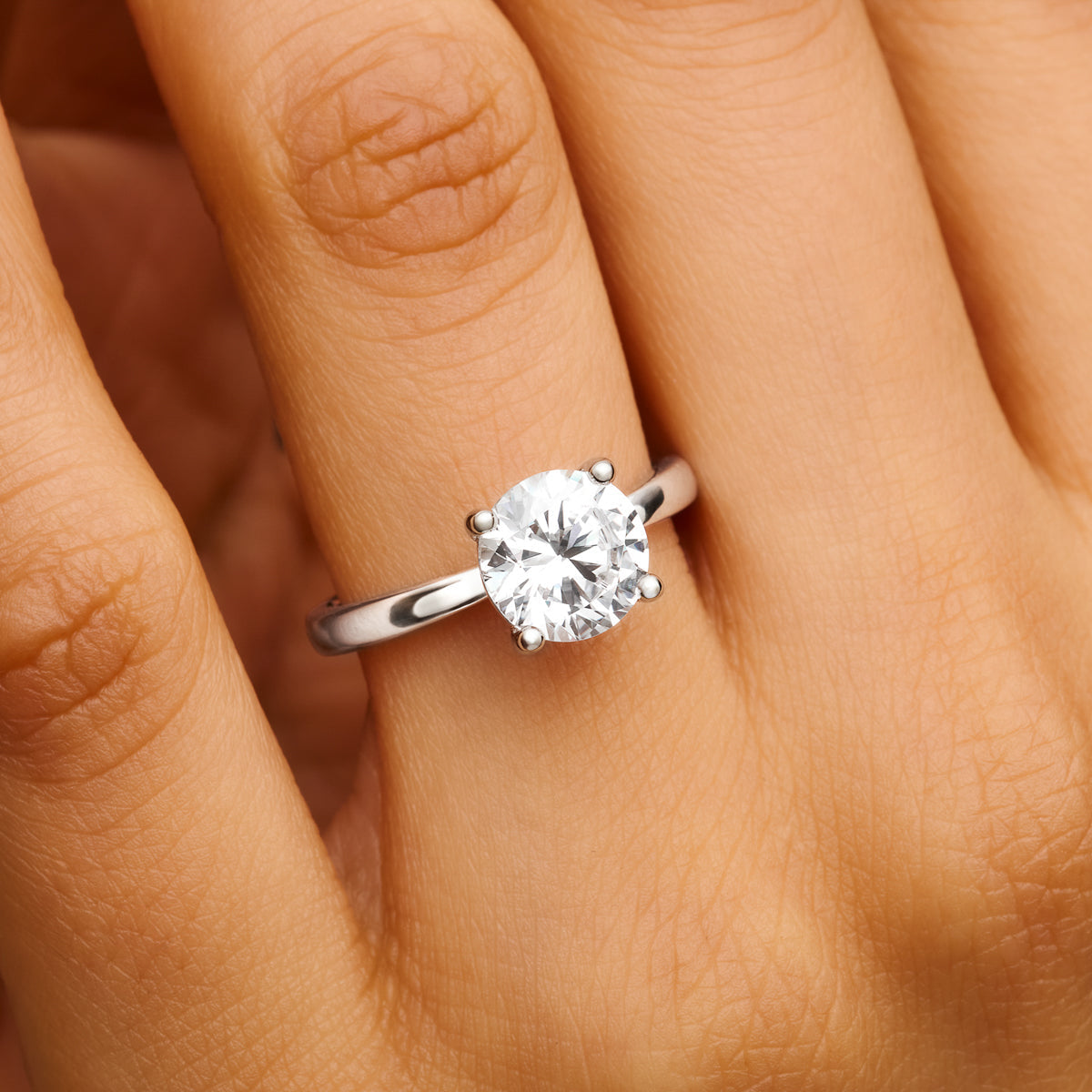 Round Cut Solitaire Ring (Silver)